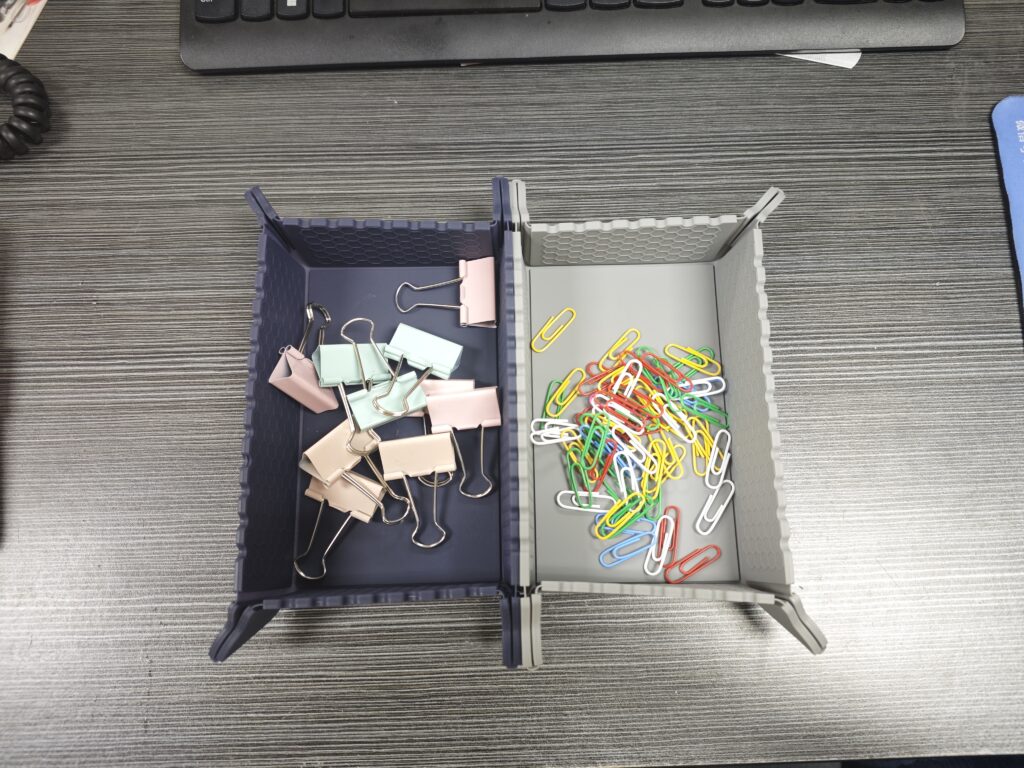 silicone trivet can fold to store something