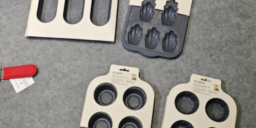 fiberglass bake pan with package